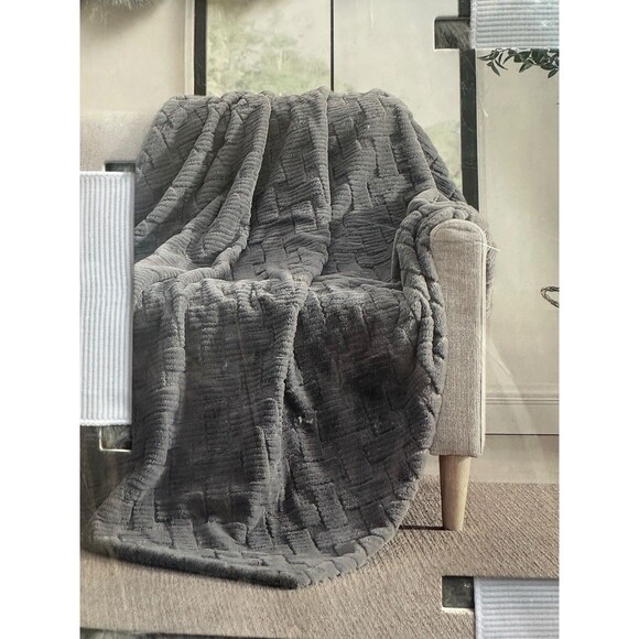 Koolaburra by UGG Crystelle Textured Faux Fur Throw Gray Plush Blanket - Picture 5 of 16